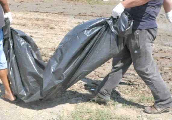 Moarte cumplită la Cernavodă: a fost prins sub căruţă